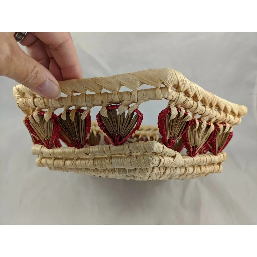 N/A woven basket
